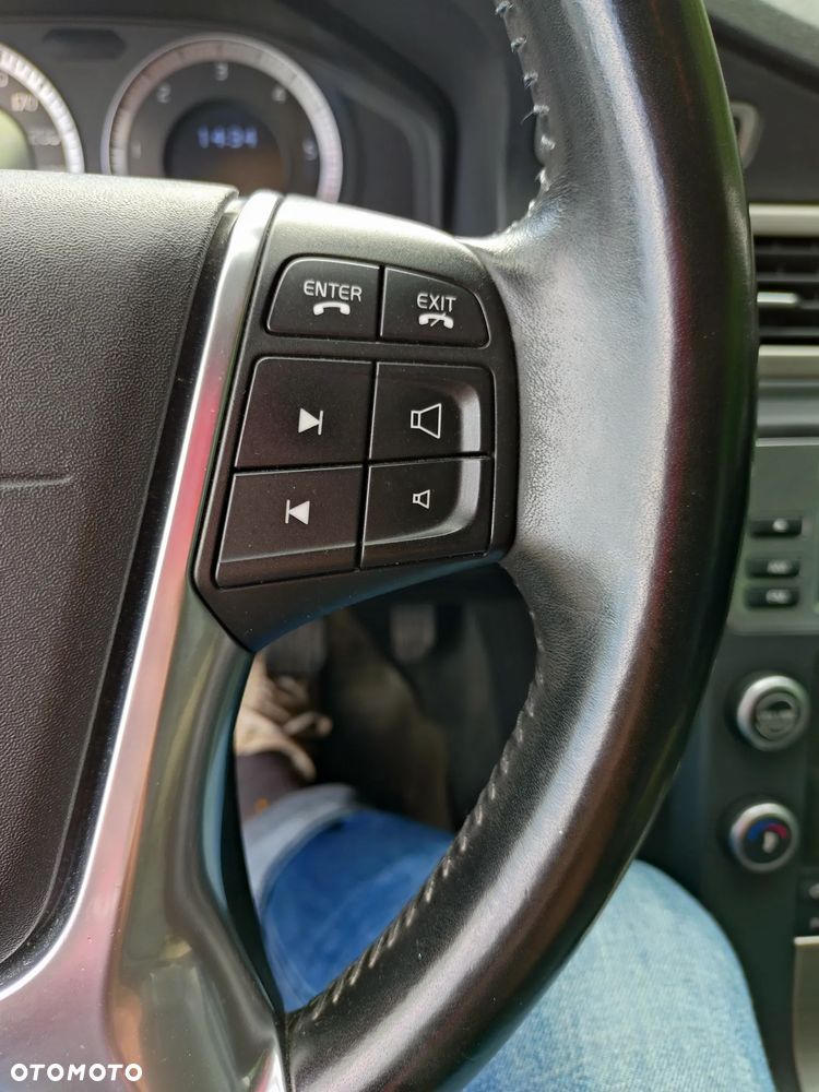 Volvo XC 70 D5 AWD Momentum - 13