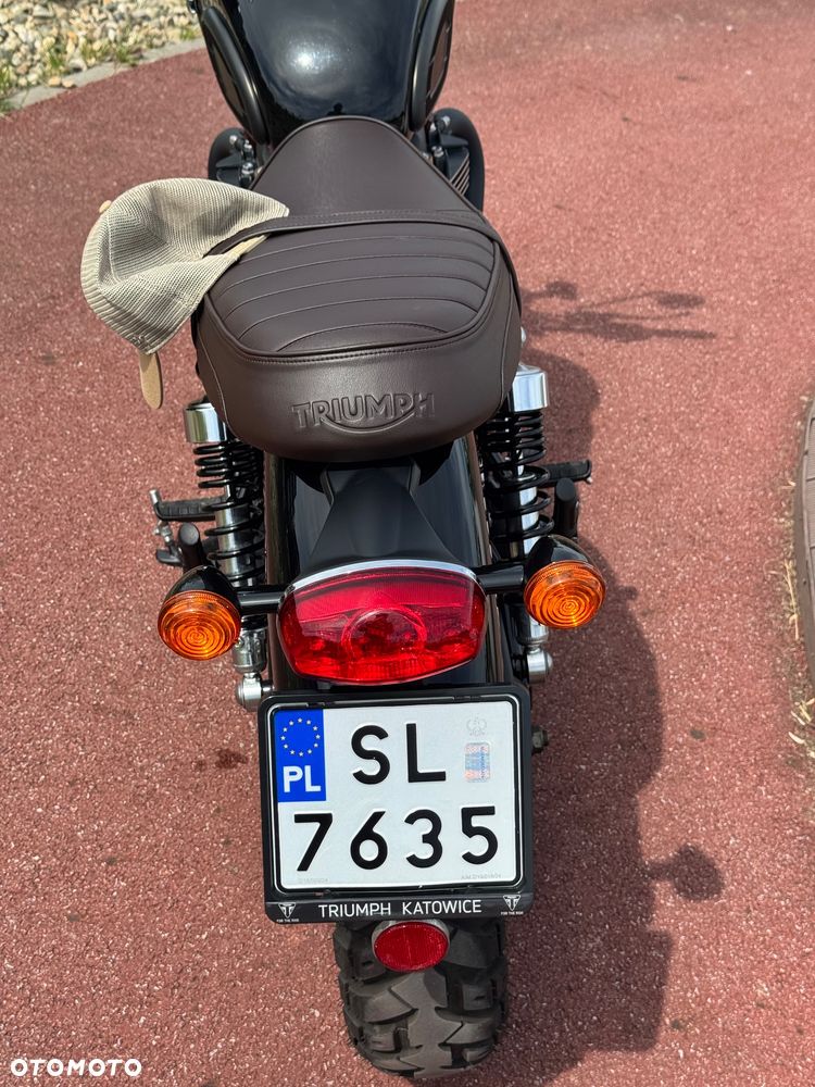 Triumph Bonneville - 8