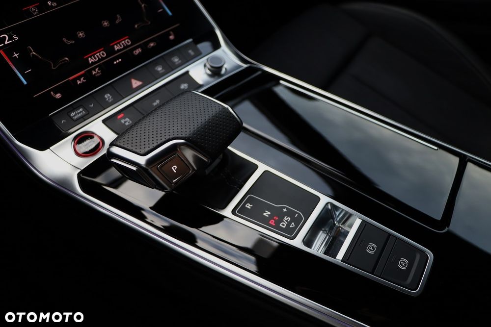 Audi S6 Avant - 36