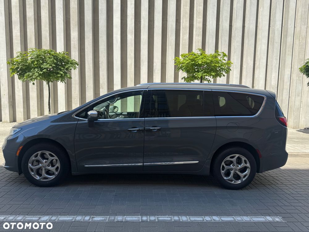Chrysler Pacifica - 4