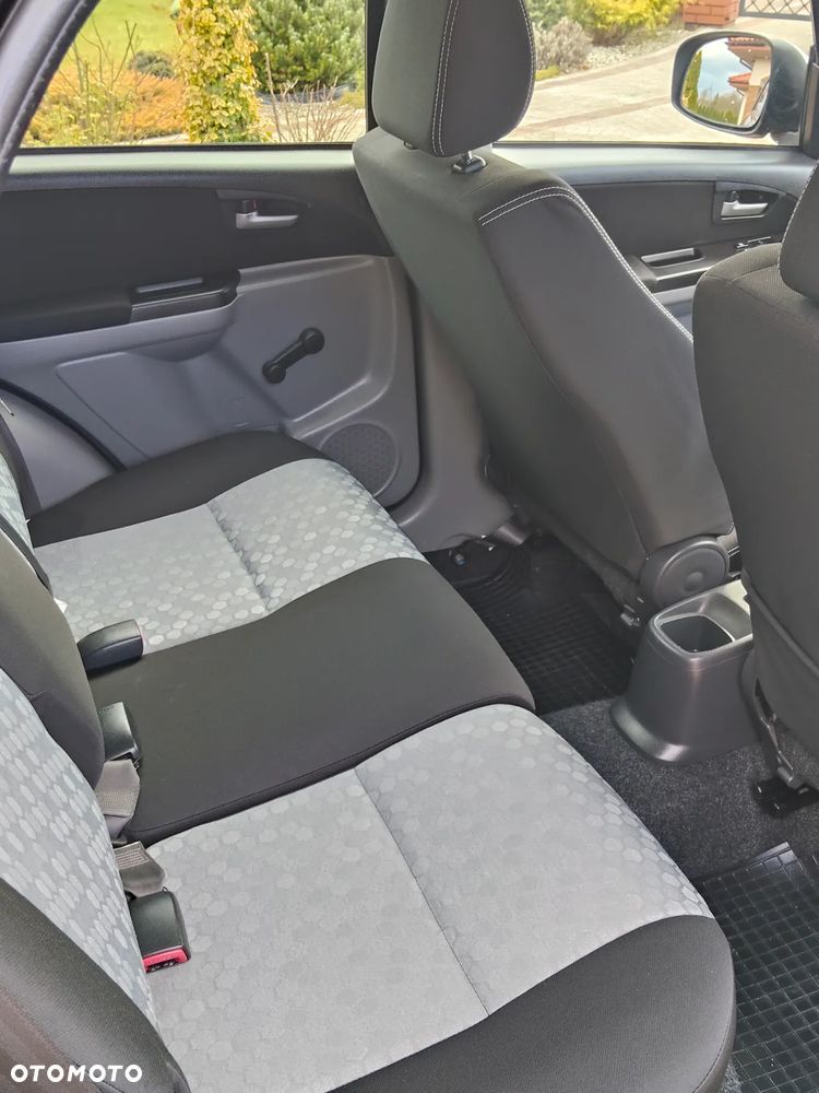 Suzuki SX4 - 5