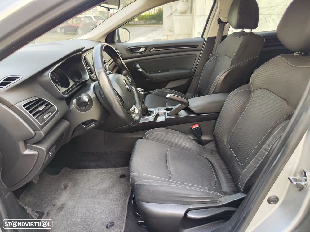 Renault Mégane 1.5 dCi Zen - 11