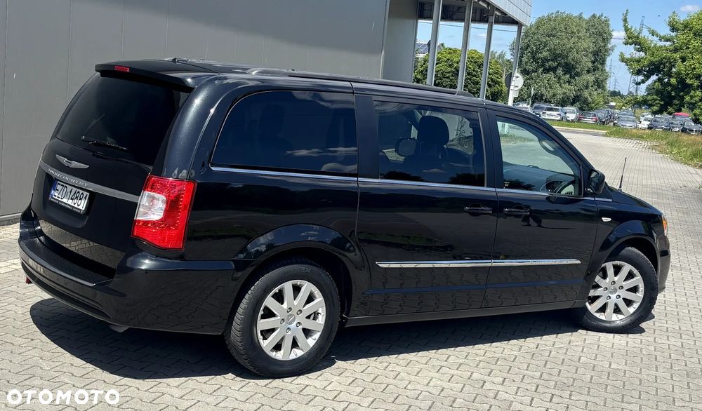 Chrysler Town & Country 3.6 Limited - 17