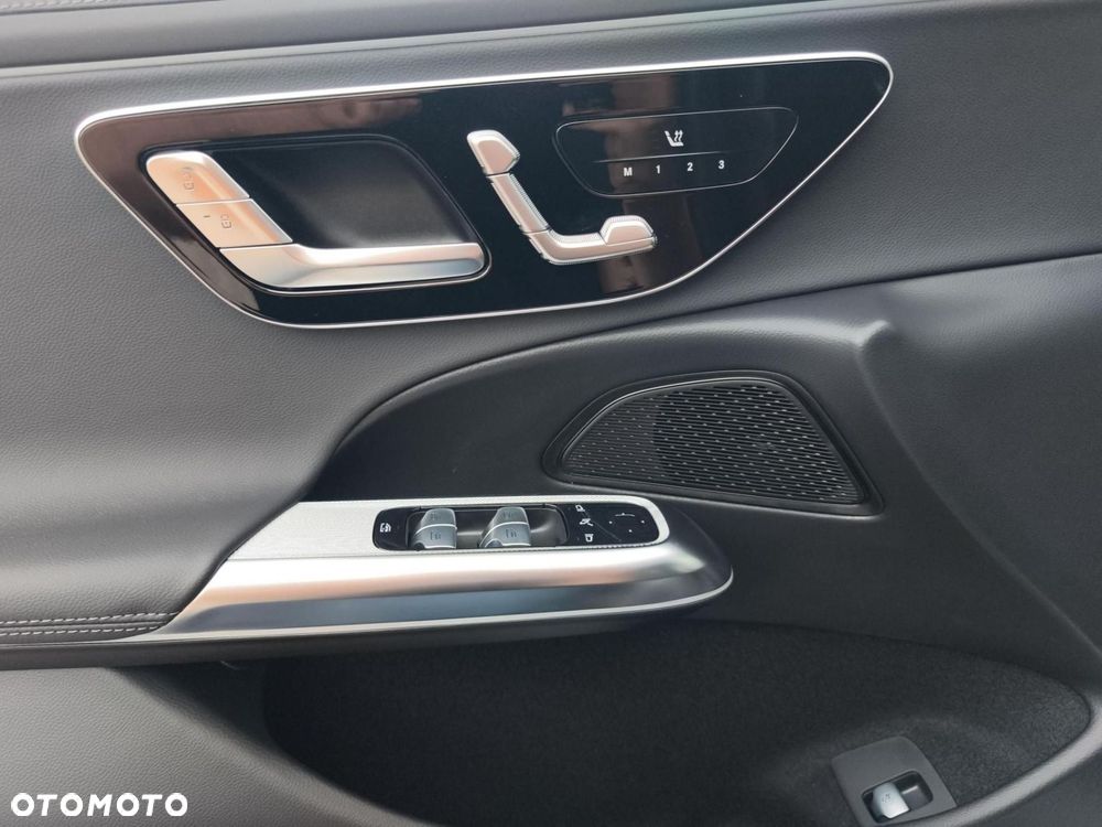 Mercedes-Benz Klasa E - 15