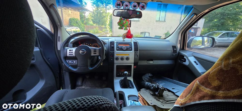 Nissan Pathfinder 2.5 DCi Sport / SE - 13