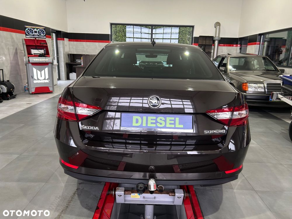 Skoda Superb 1.6 TDI GreenLine - 7