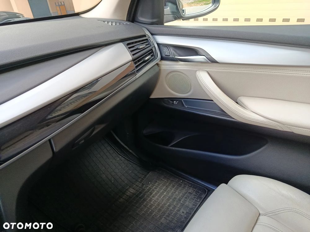 BMW X5 xDrive25d - 14