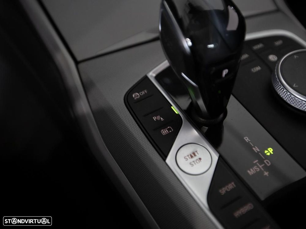 BMW 330 e Touring Corporate Edition Auto - 28