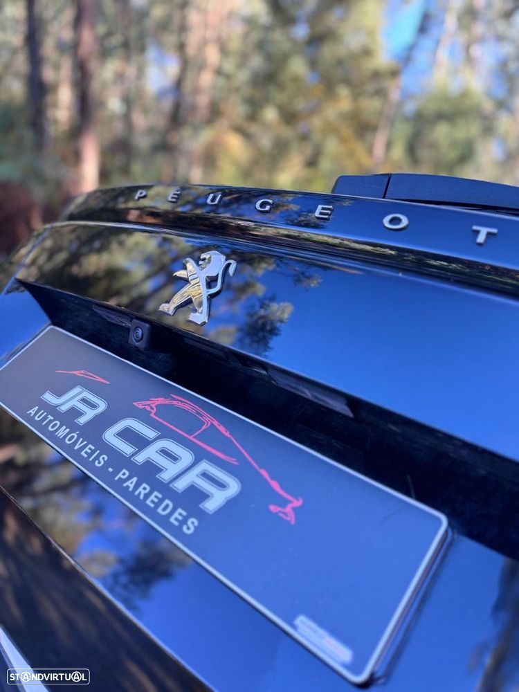 Peugeot e-2008 50 kWh GT - 26