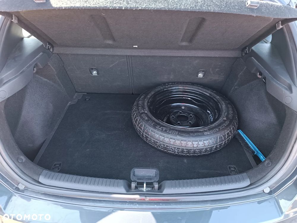 Hyundai i30 1.5 DPI Classic + - 23