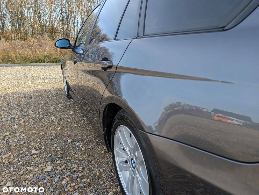 BMW Seria 3 318d - 19