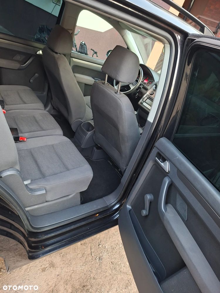 Volkswagen Touran - 6