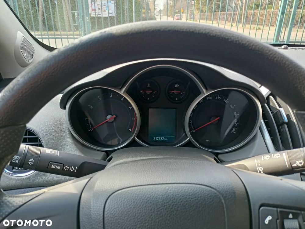 Chevrolet Cruze - 10