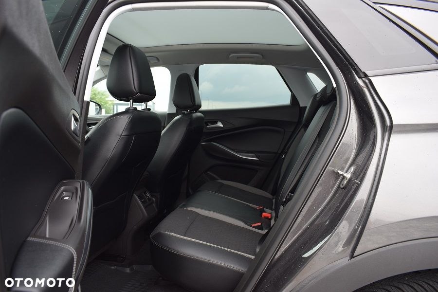 Opel Grandland X 1.2 Start/Stop Elegance - 8