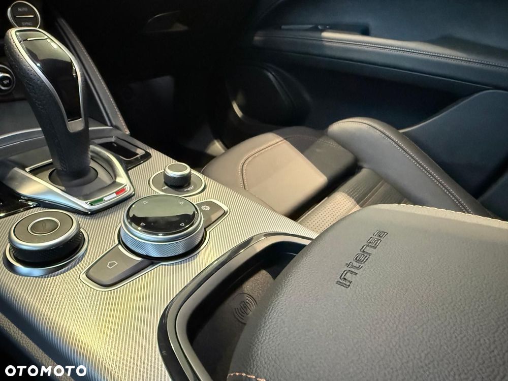 Alfa Romeo Stelvio 2.0 Turbo Intensa Q4 - 7