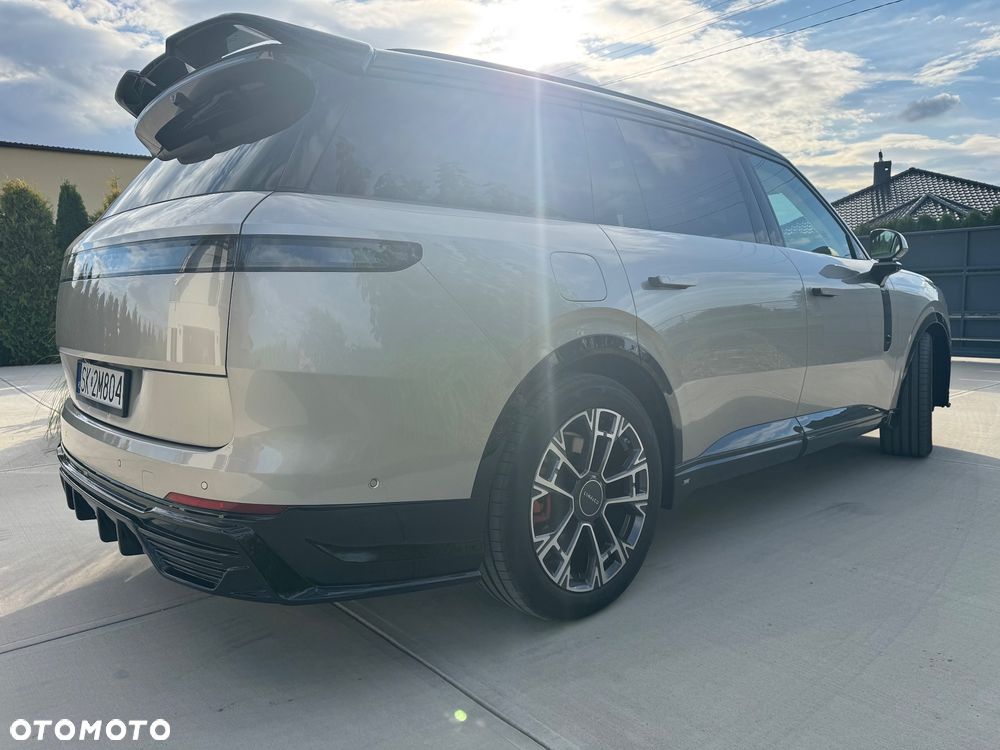 Lynk & Co 900 - 6