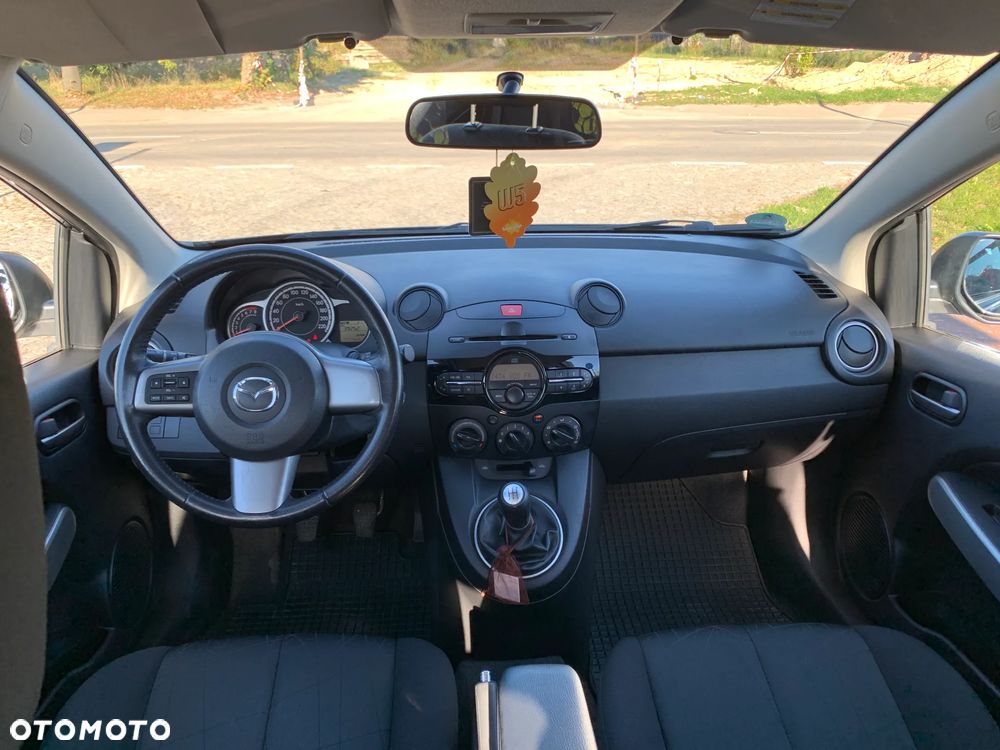 Mazda 2 - 3