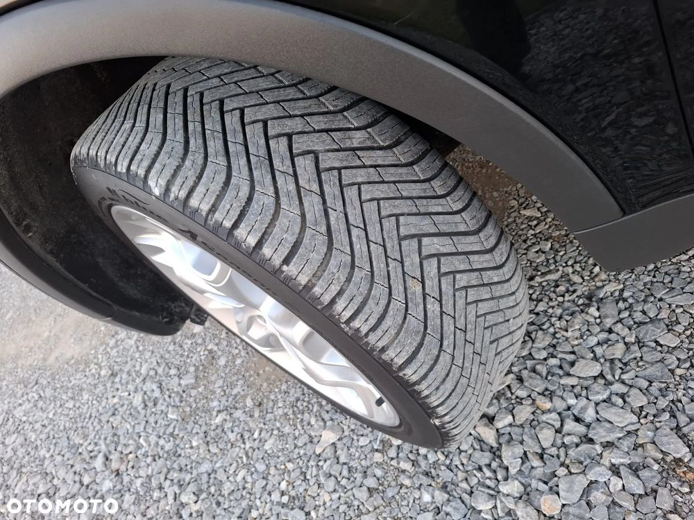 Ford Kuga 2.0 TDCi 2x4 Titanium - 16