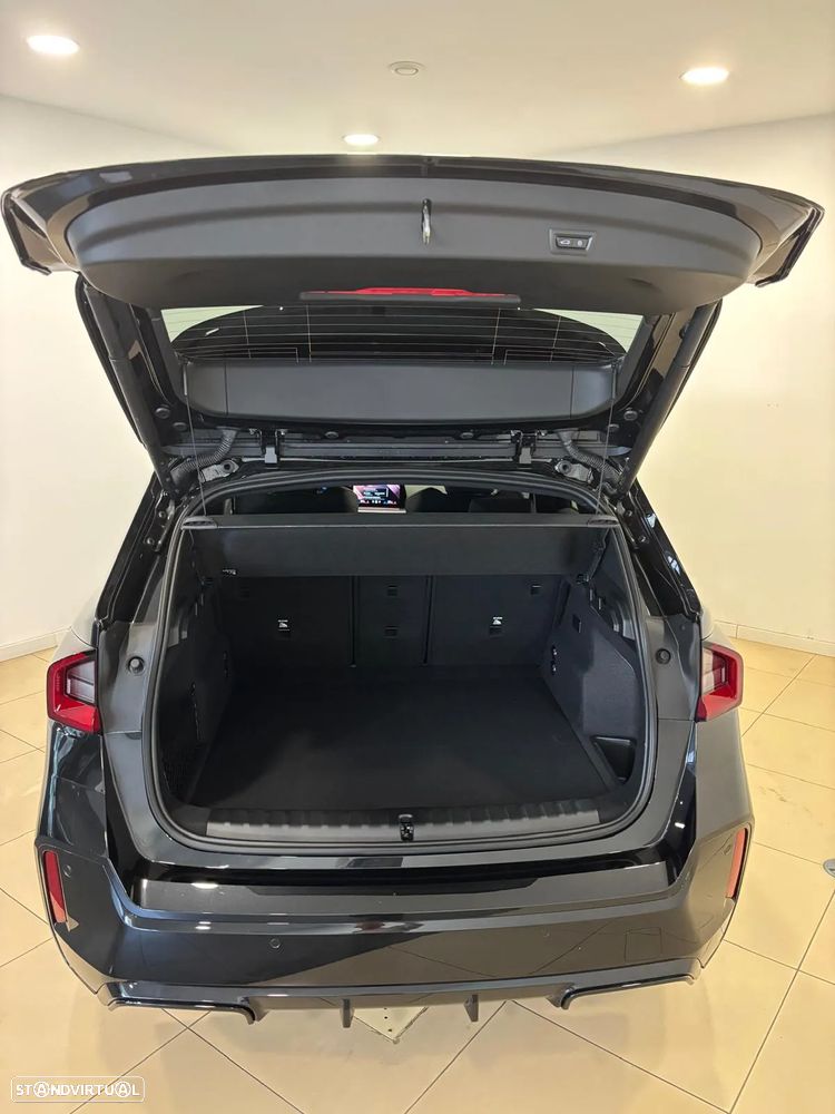 BMW iX1 eDrive20 Pack Desportivo M Pro - 6