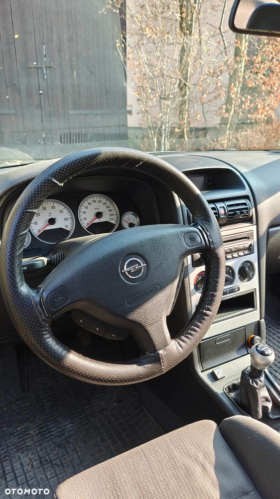 Opel Astra 1.8 Sport - 24