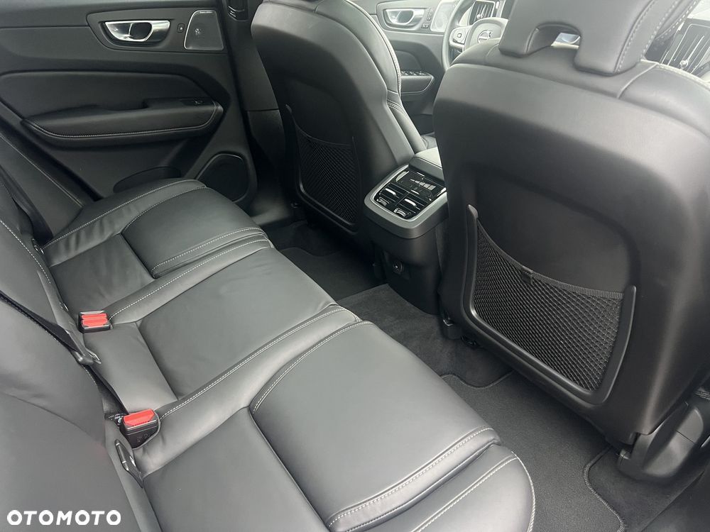 Volvo XC 60 B5 B AWD Ultra Black Edition - 38