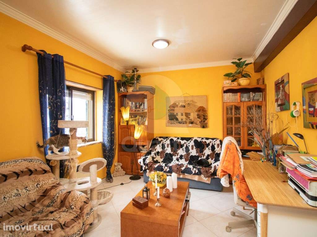 Aconchegante T1+1 com arrecadação na Quinta do Conde - Grande imagem: 4/25