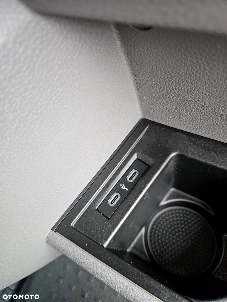Volkswagen Transporter LONG 2.0TDI - 23