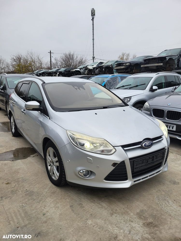 Dezmembram Ford Focus 3 break 2012 Bara fata/ Capota/ Faruri - 2
