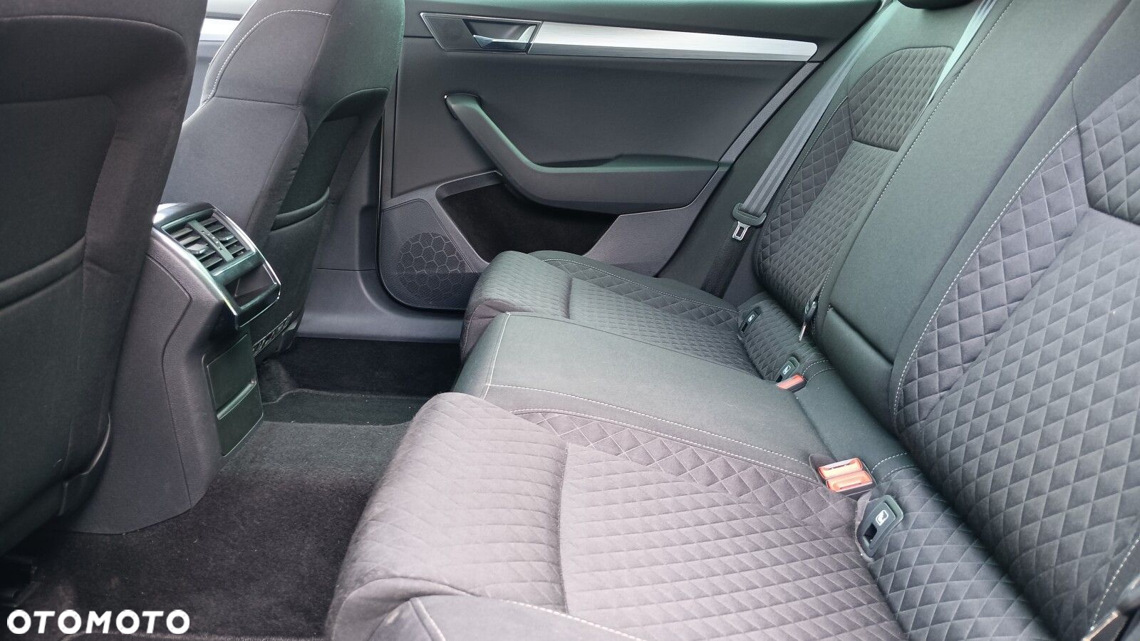 Skoda Superb 2.0 TDI SCR Ambition DSG - 13
