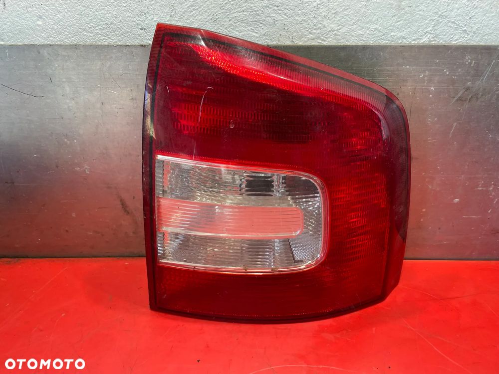 LAMPA PRAWY PRAWA TYŁ TYLNA SKODA OCTAVIA - 1
