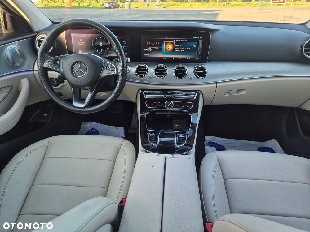 Mercedes-Benz Klasa E 220 d Business Edition 9G-TRONIC - 20