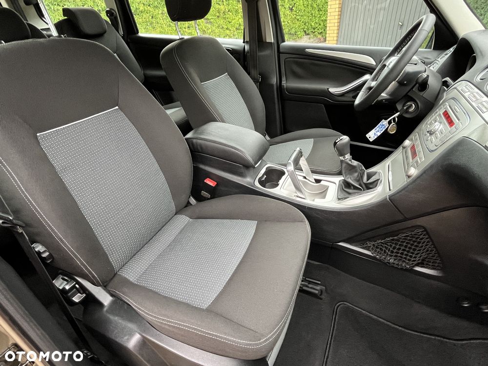 Ford Galaxy 2.0 Champions Edition - 13