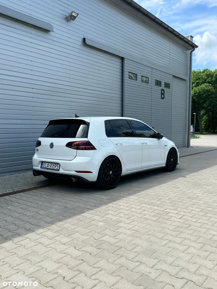 Volkswagen Golf - 5