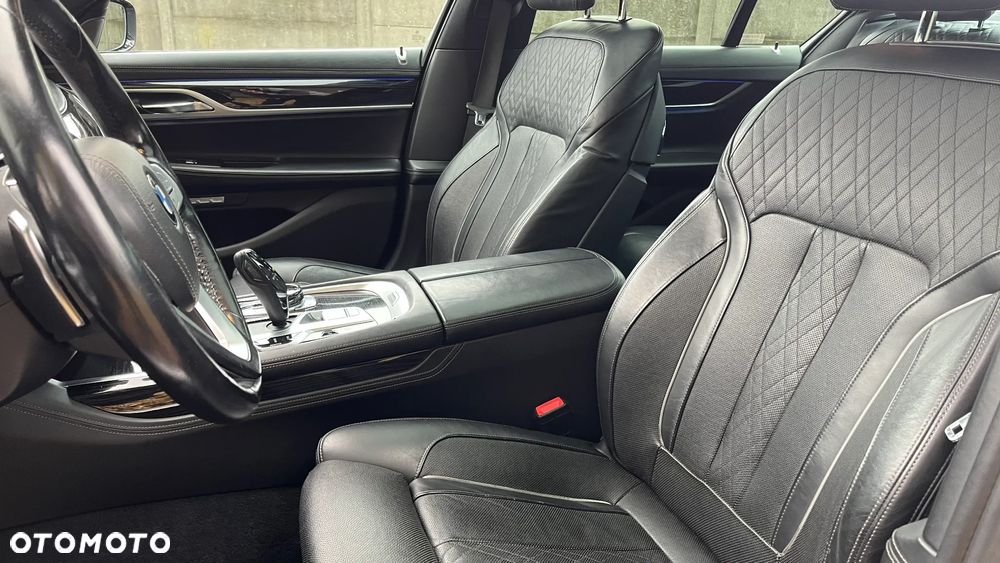 BMW Seria 7 740d xDrive - 18