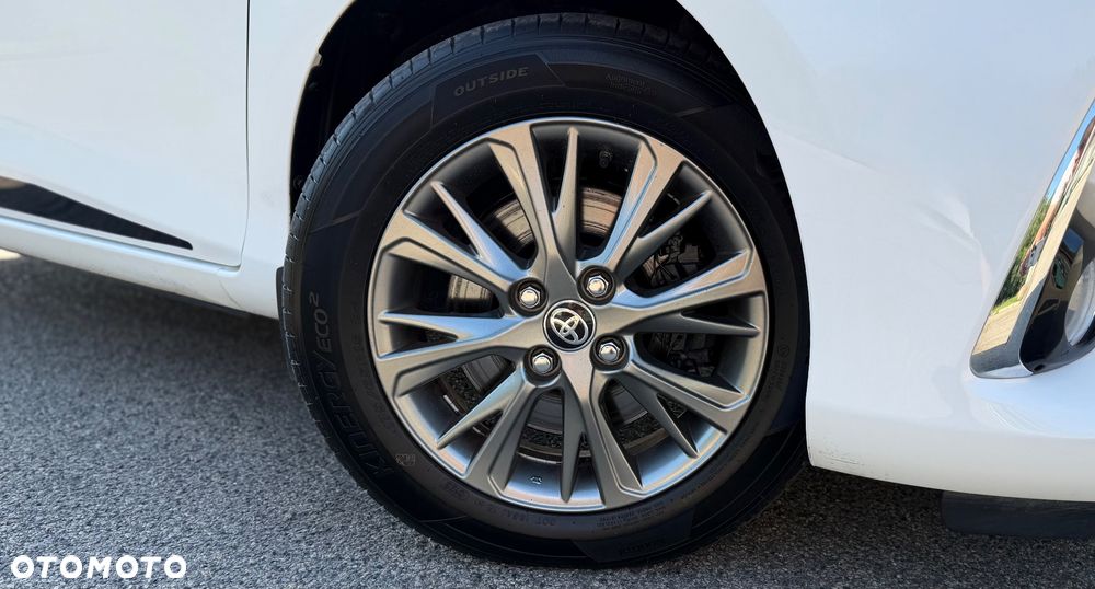 Toyota Yaris Hybrid 100 Premium - 10