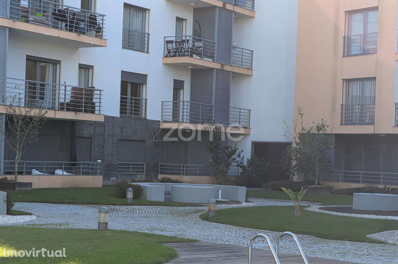 T2 para Arrendar num Condomínio com Piscina em Benfica - Grande imagem: 3/43