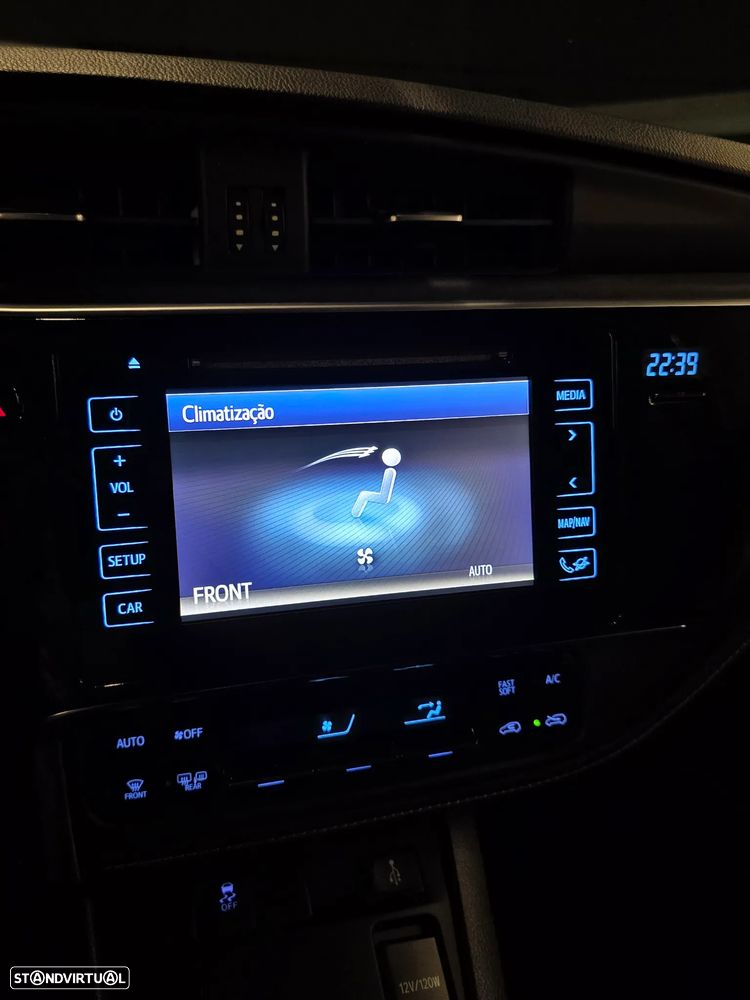 Toyota Auris Touring Sports 1.8 HSD Comfort +P.Techno+P.Sport - 19