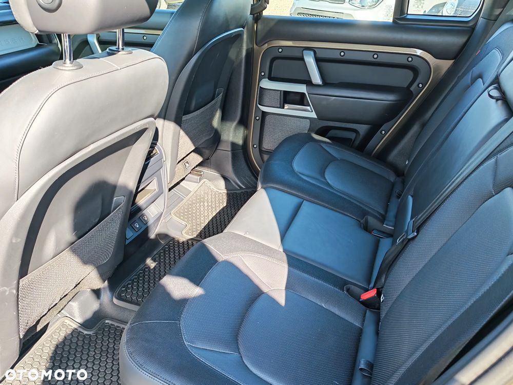 Land Rover Defender 110 D200 X-Dynamic HSE - 29