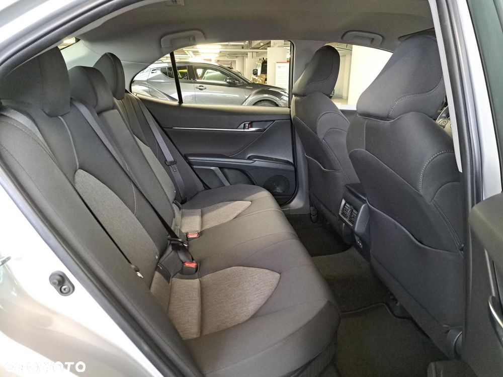 Toyota Camry 2.5 Hybrid Comfort CVT - 14