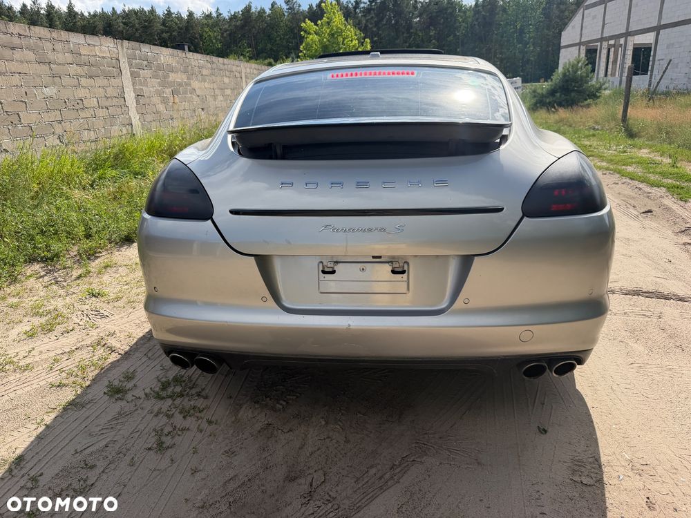 Porsche Panamera 4S - 4