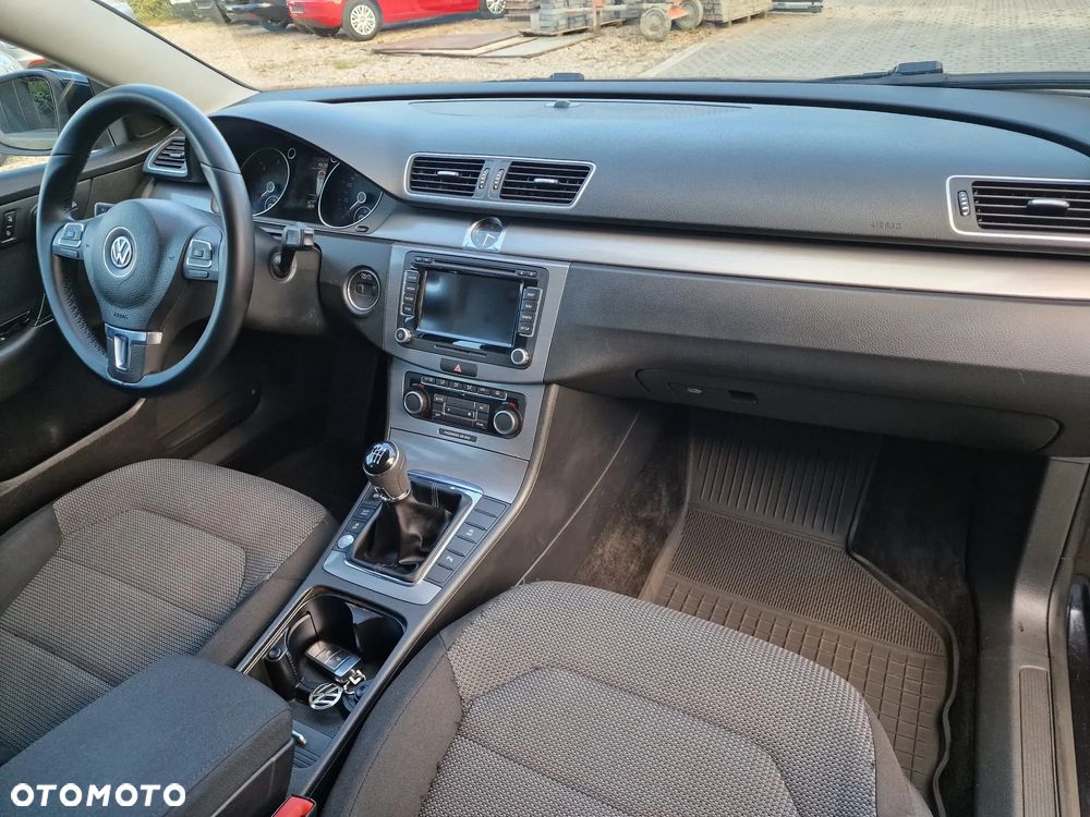 Volkswagen Passat 2.0 TDI DPF Comfortline - 14