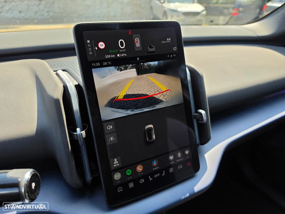 Volvo EX30 Single Motor Extended Range RWD Plus - 18