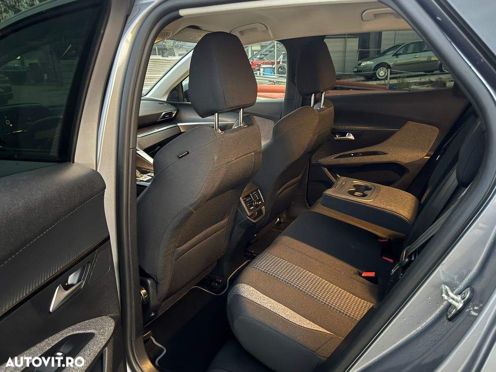 Peugeot 3008 BlueHDi 130 Stop & Start EAT8 Allure - 17