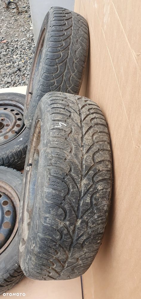 Felgi stalowe z oponami 6J X 15 ET40 2151060 Nissan 185/65 R15 - 6