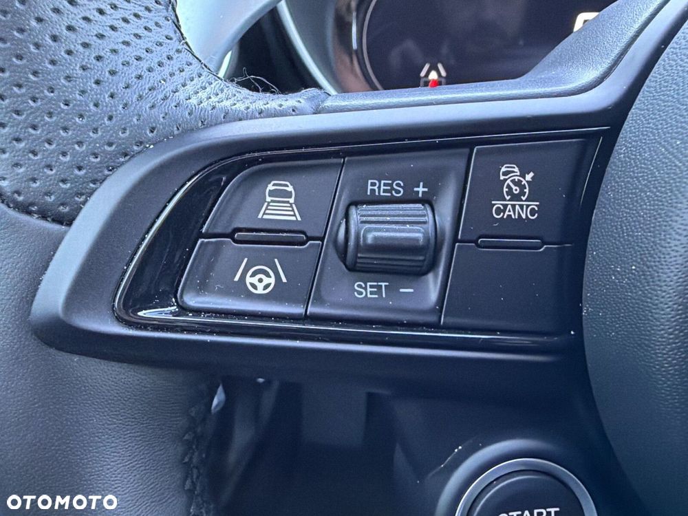 Alfa Romeo Giulia 2.0 Turbo Tributo Italiano Q4 - 24