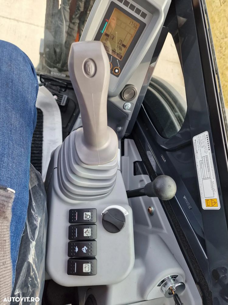 Hitachi 3,7t, ZX33U-6, cupla rapida+2 cupe excavare+cupa taluz, inst picon, Aer conditionat, lama nivelare, produs in JAPONIA, garantie 1an, posibilitate leasing-44.900 EUR+Tva - 6