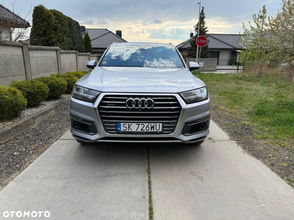 Audi Q7 - 1