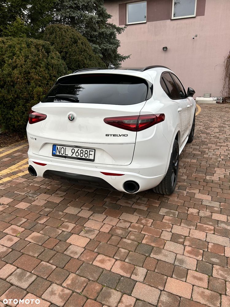 Alfa Romeo Stelvio - 4