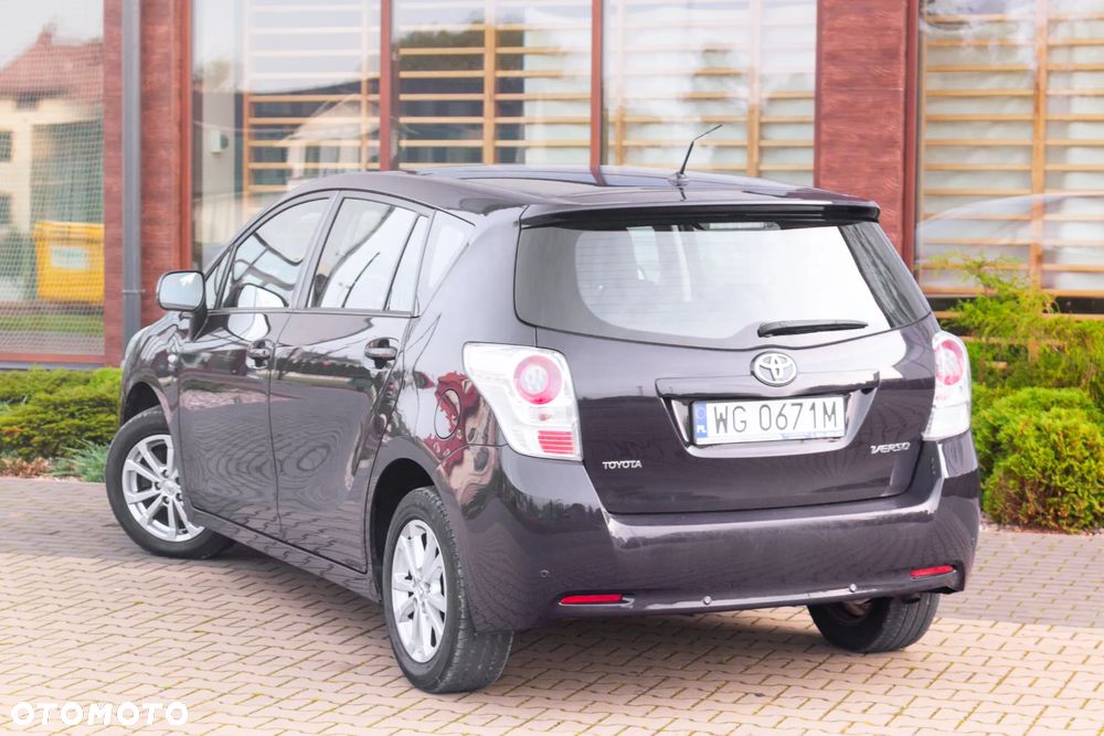 Toyota Verso 1.6 Sol EU5 - 11