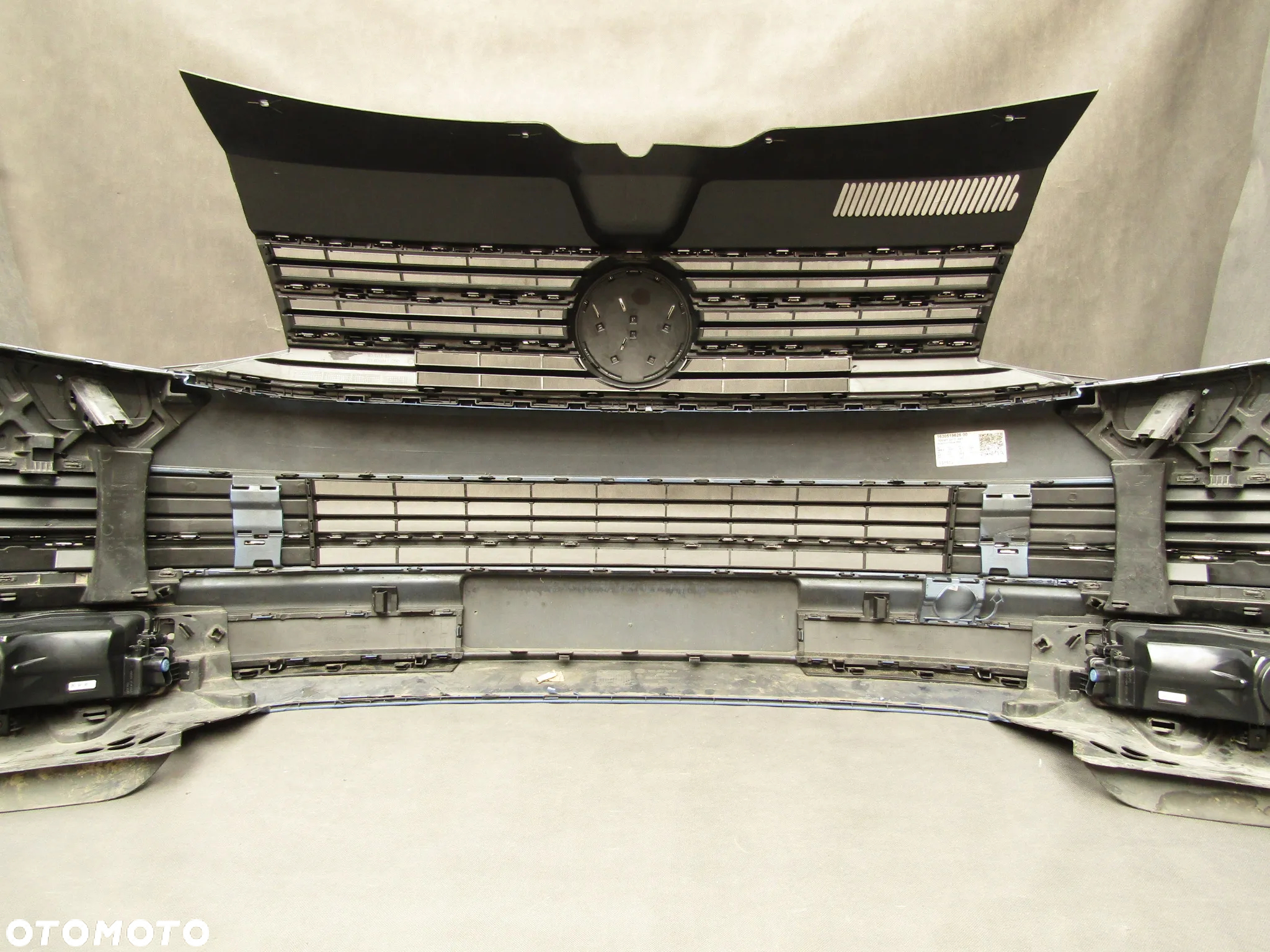 Zderzak przedni VW T6 Multivan / Caravelle Sprysk.  LR5T - 13